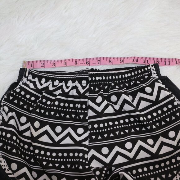 Varsity Spirit Aztec Print Sprinter Shorts – Size Small 🖤🤍🏃‍♀️ - Picture 9 of 10